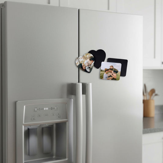 Fridge magnet with family images 